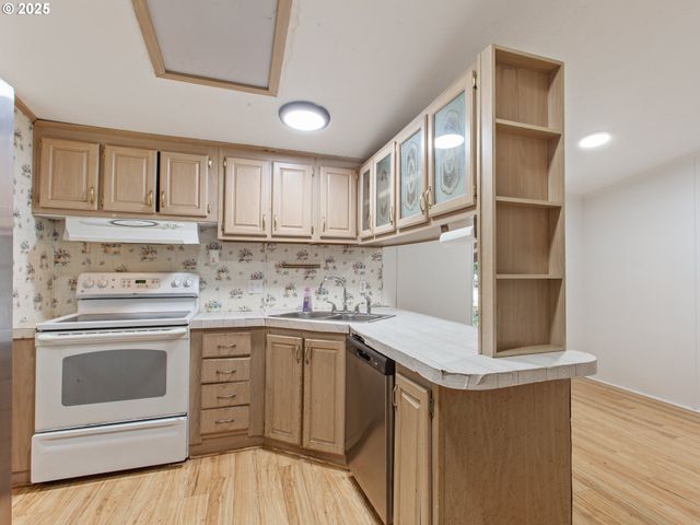 300 S EVEREST St 44, Newberg, OR 97132