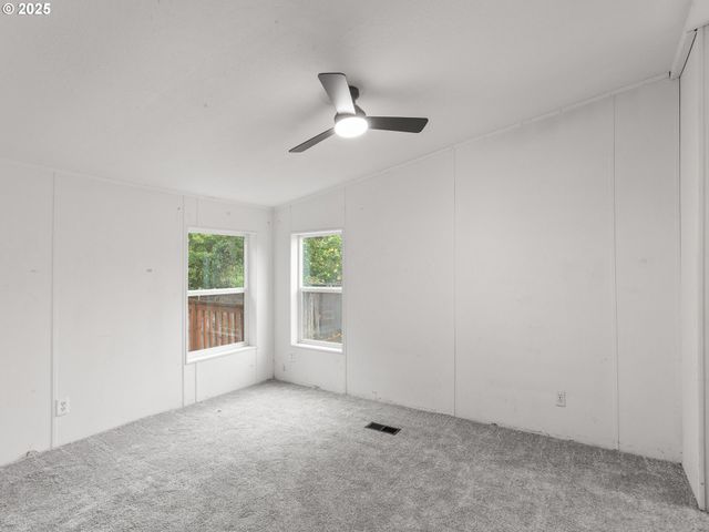 300 S EVEREST St 44, Newberg, OR 97132