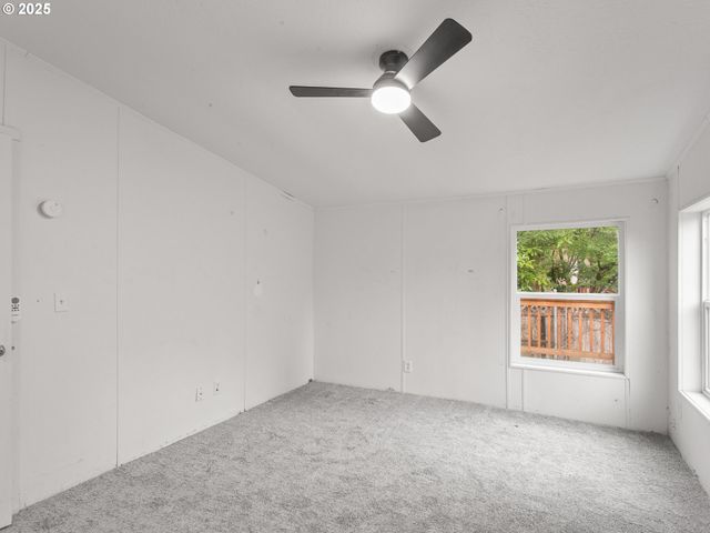 300 S EVEREST St 44, Newberg, OR 97132