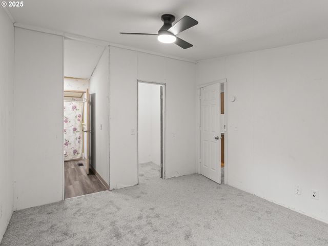 300 S EVEREST St 44, Newberg, OR 97132