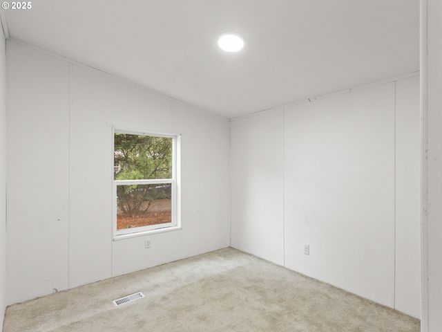 300 S EVEREST St 44, Newberg, OR 97132