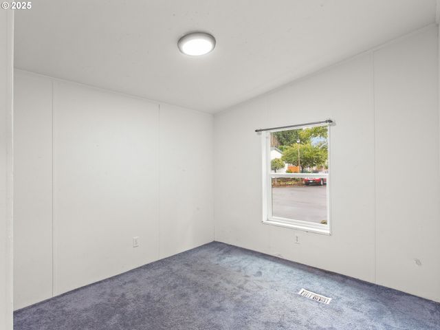 300 S EVEREST St 44, Newberg, OR 97132