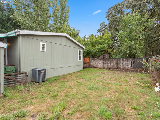 300 S EVEREST St 44, Newberg, OR 97132