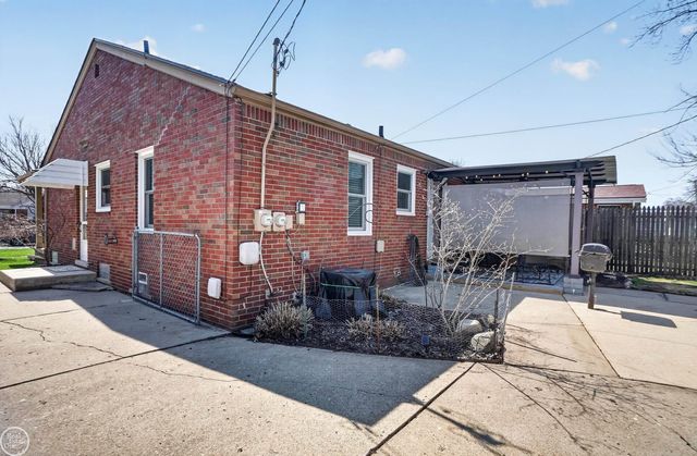 20631 Chalon Street, Saint Clair Shores, MI 48080