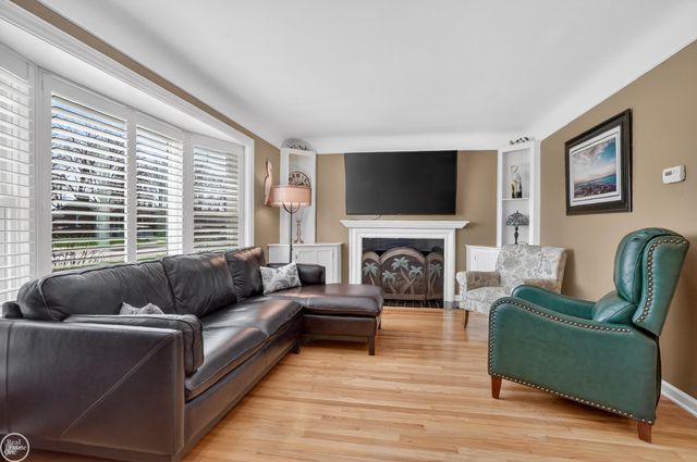 20631 Chalon Street, Saint Clair Shores, MI 48080