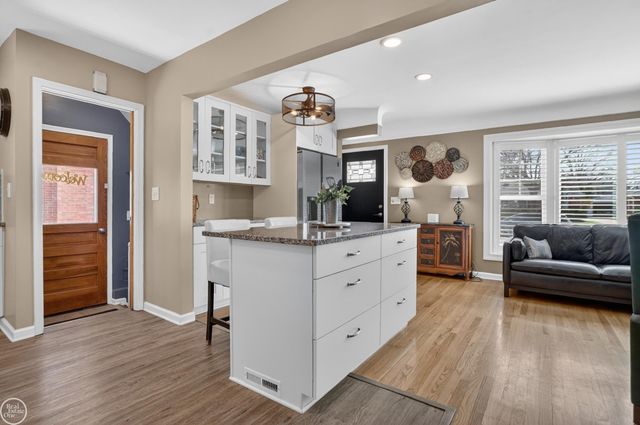 20631 Chalon Street, Saint Clair Shores, MI 48080