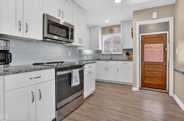 20631 Chalon Street, Saint Clair Shores, MI 48080