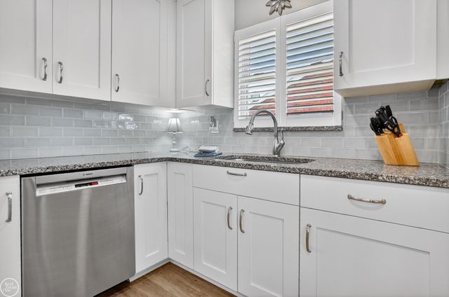 20631 Chalon Street, Saint Clair Shores, MI 48080