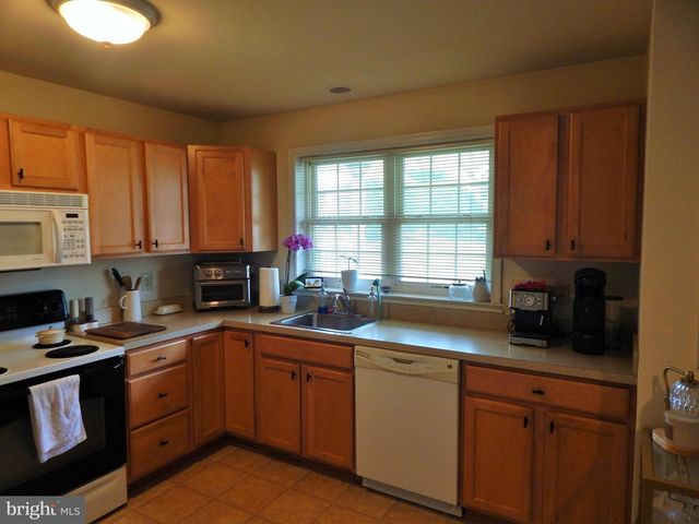 27 GREEN ST #3, Souderton, PA 18964
