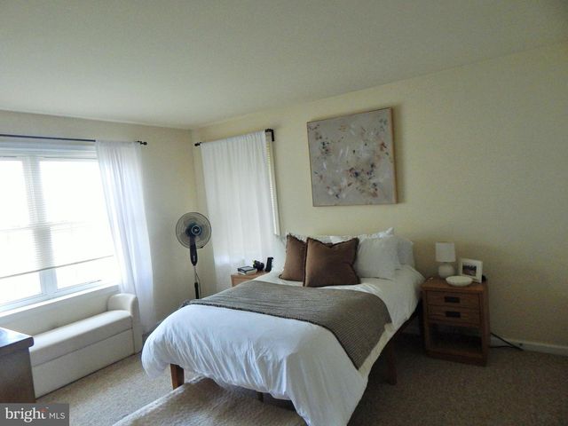 27 GREEN ST #3, Souderton, PA 18964