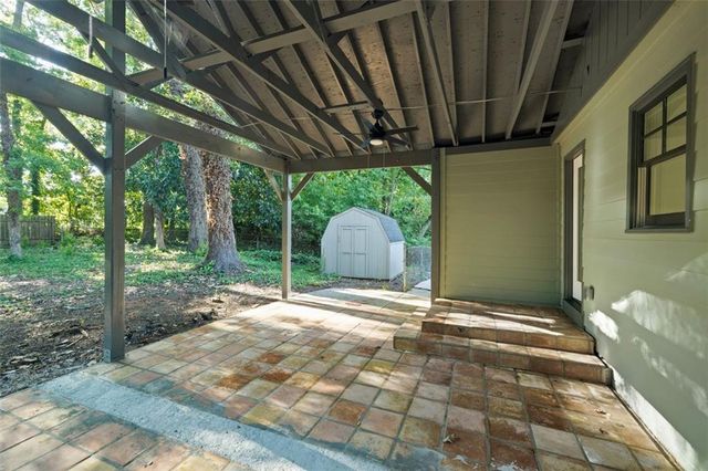 561 SCOTT Circle, Decatur, GA 30033
