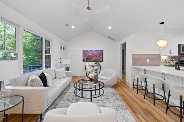 561 SCOTT Circle, Decatur, GA 30033