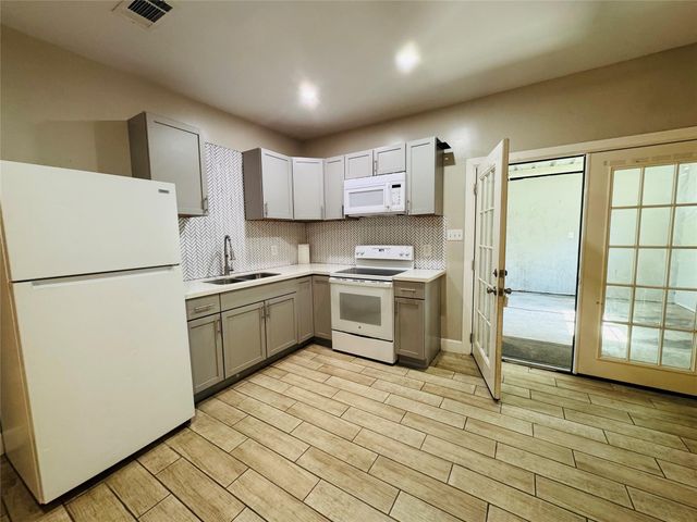 13007 Shady Lane, Old River-winfree, TX 77535