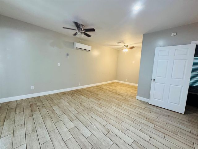 13007 Shady Lane, Old River-winfree, TX 77535