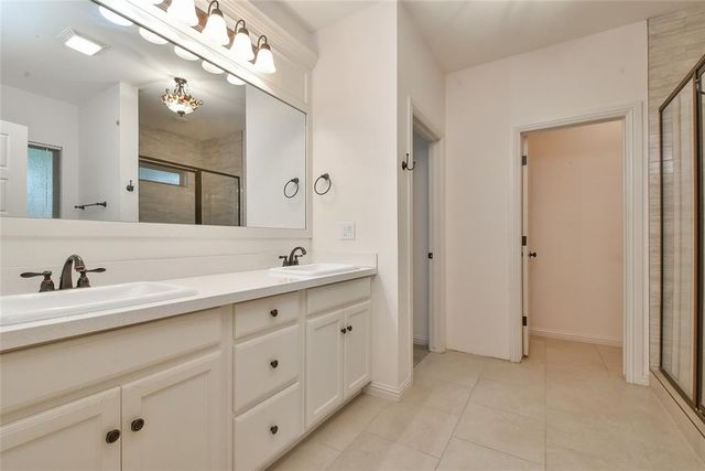 8960 Overlook Drive, Guthrie, OK 73044