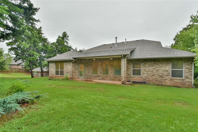 8960 Overlook Drive, Guthrie, OK 73044