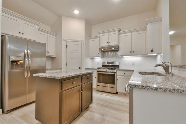 8960 Overlook Drive, Guthrie, OK 73044