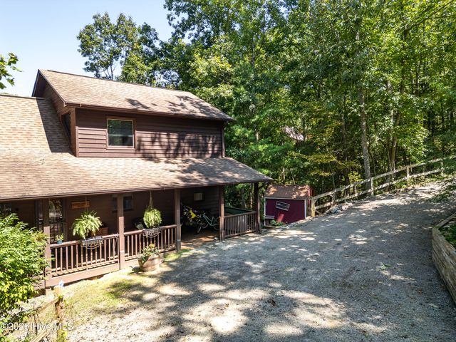 56 Waxwing Trail, Murphy, NC 28906