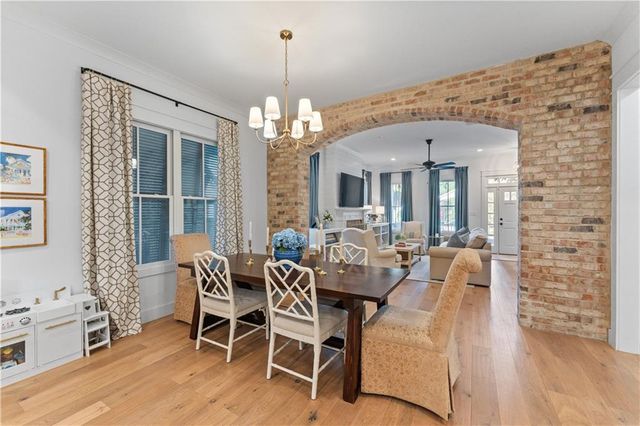 15 Semmes Avenue, Mobile, AL 36604