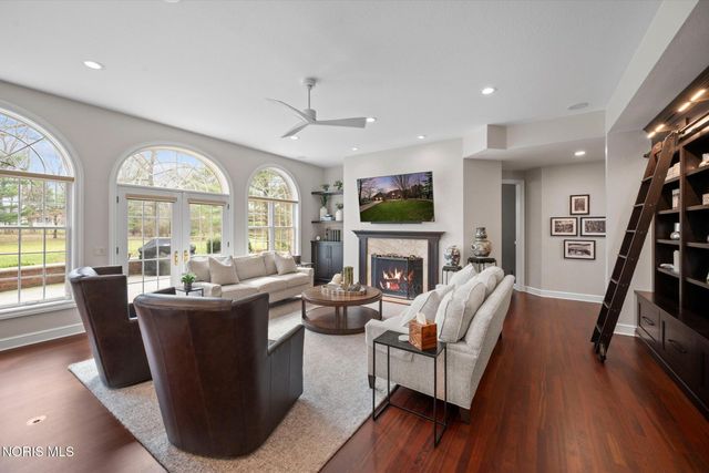 26976 W River Road, Perrysburg, OH 43551
