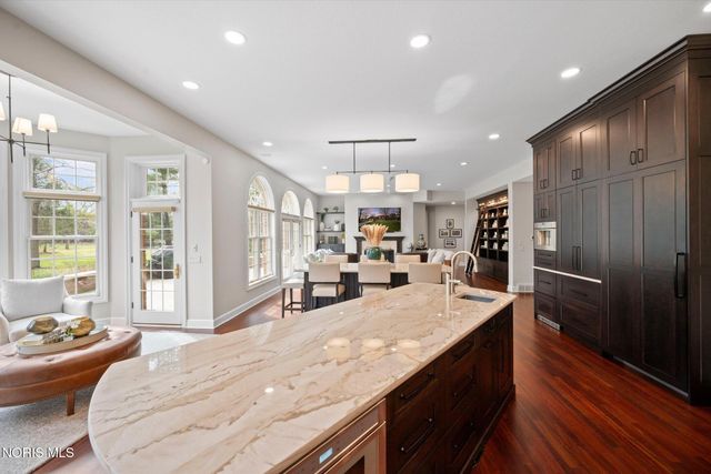 26976 W River Road, Perrysburg, OH 43551