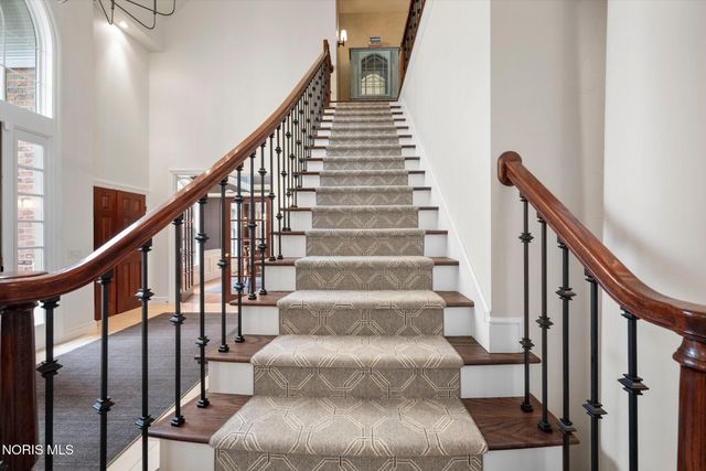 26976 W River Road, Perrysburg, OH 43551