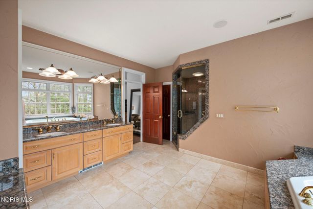 26976 W River Road, Perrysburg, OH 43551