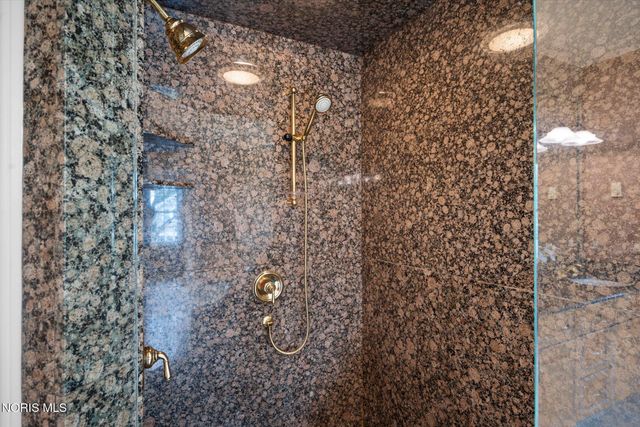 26976 W River Road, Perrysburg, OH 43551