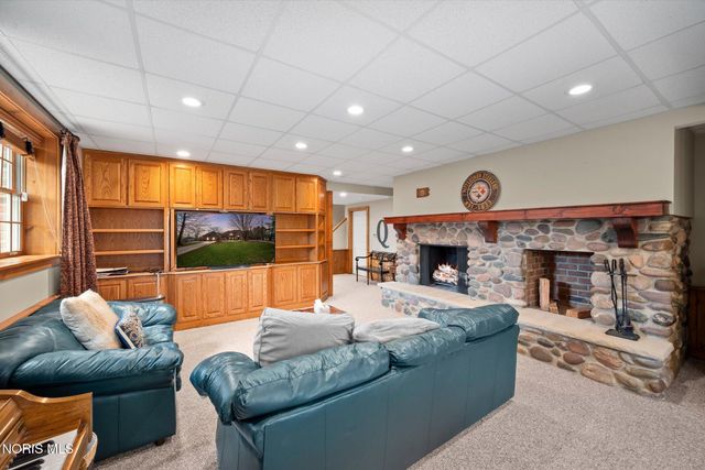 26976 W River Road, Perrysburg, OH 43551