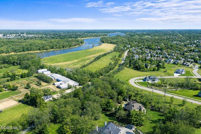 26976 W River Road, Perrysburg, OH 43551