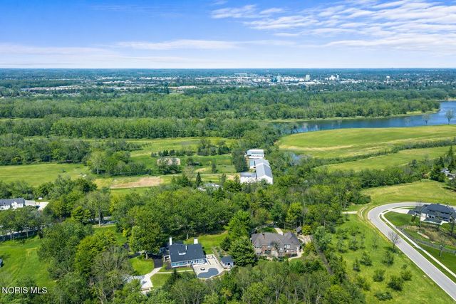 26976 W River Road, Perrysburg, OH 43551