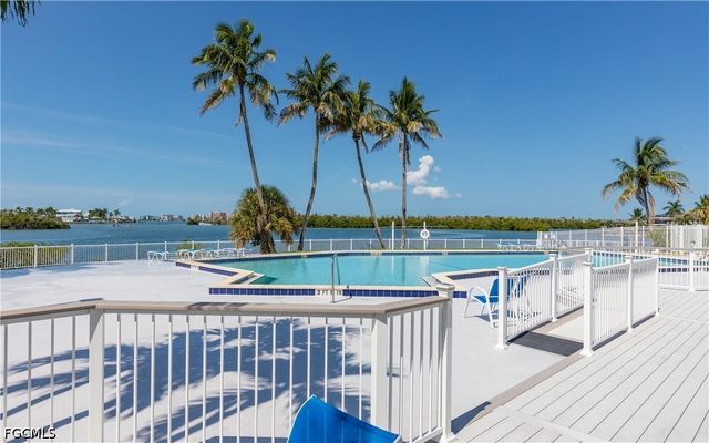 18120 San Carlos BLVD PH2, Fort Myers Beach, FL 33931