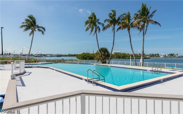 18120 San Carlos BLVD PH2, Fort Myers Beach, FL 33931