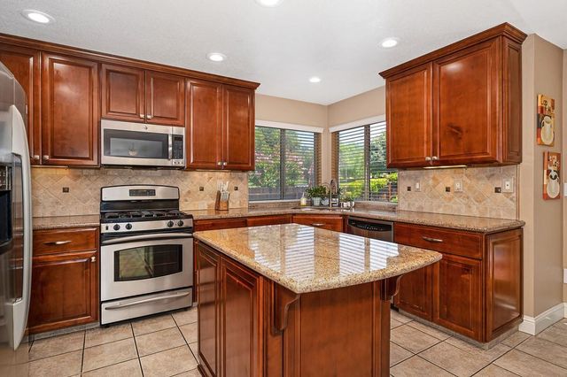 5701 Balfor Rd, Rocklin, CA 95765