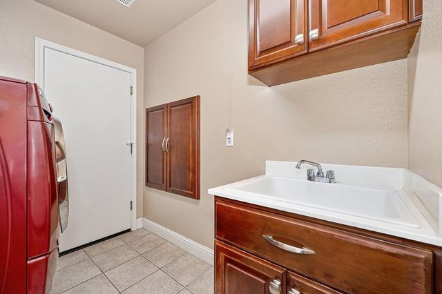 5701 Balfor Rd, Rocklin, CA 95765
