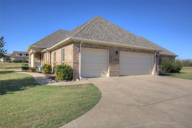 1066 Canyon Lake Road, Wills Point, TX 75169