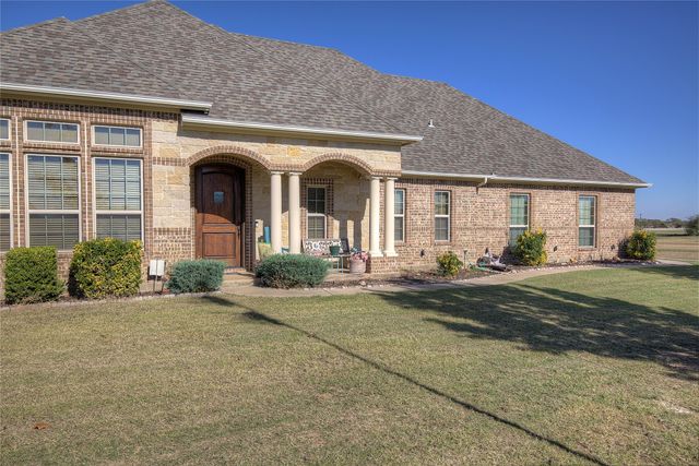 1066 Canyon Lake Road, Wills Point, TX 75169