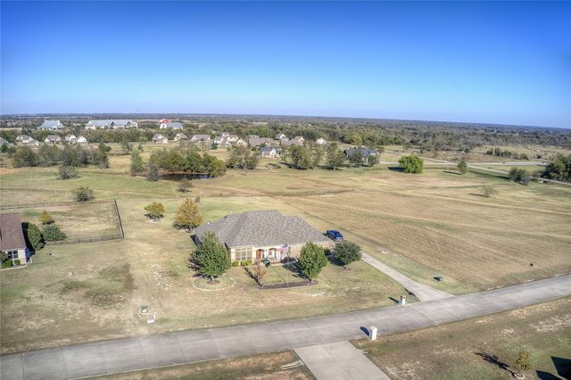 1066 Canyon Lake Road, Wills Point, TX 75169