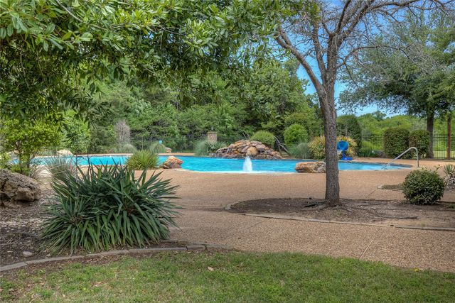 1066 Canyon Lake Road, Wills Point, TX 75169