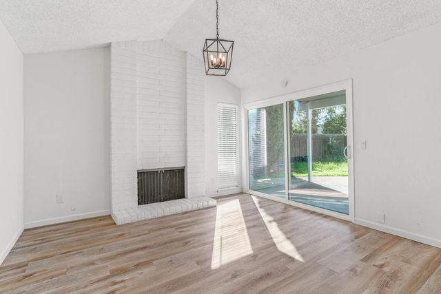 6905 Woodside Dr, Sacramento, CA 95842