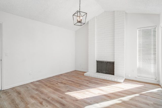 6905 Woodside Dr, Sacramento, CA 95842