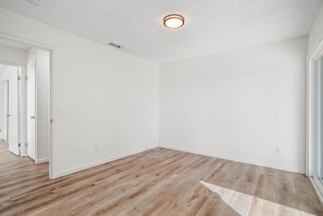 6905 Woodside Dr, Sacramento, CA 95842