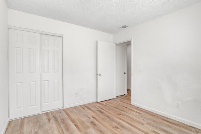 6905 Woodside Dr, Sacramento, CA 95842
