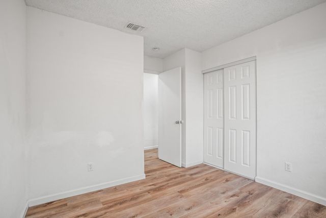 6905 Woodside Dr, Sacramento, CA 95842