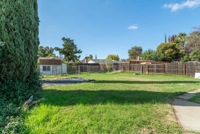 6905 Woodside Dr, Sacramento, CA 95842