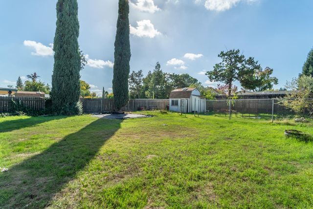 6905 Woodside Dr, Sacramento, CA 95842