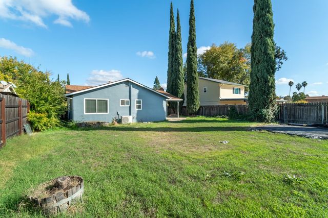 6905 Woodside Dr, Sacramento, CA 95842