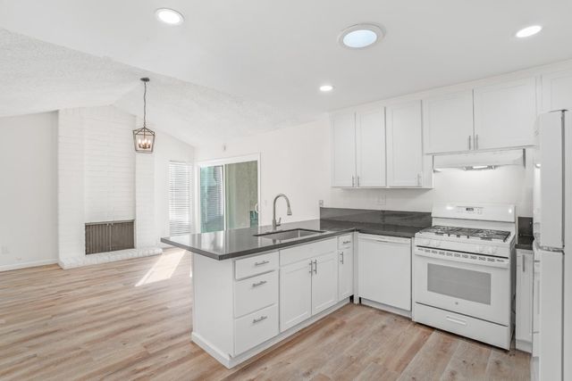 6905 Woodside Dr, Sacramento, CA 95842