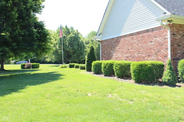 808 S Nineveh Road, Franklin, IN 46131