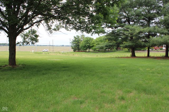 808 S Nineveh Road, Franklin, IN 46131